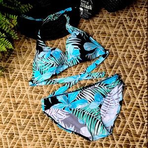 Coco Reef Bra Size 2-Piece Swimsuit